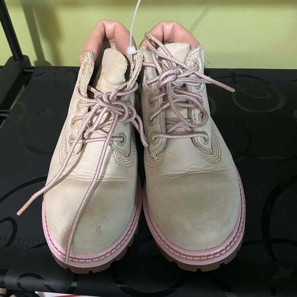 Girls Timberland Boots - Picture 2 of 6